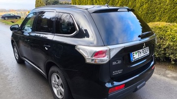 Mitsubishi Outlander III 2013 Mitsubishi Outlander 2.3 DID Intense+ 4WD 2013r, zdjęcie 31
