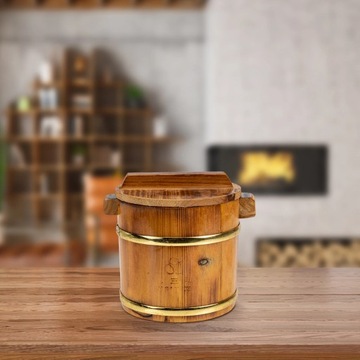 Круглая деревянная бочка для кадки бочкового риса.