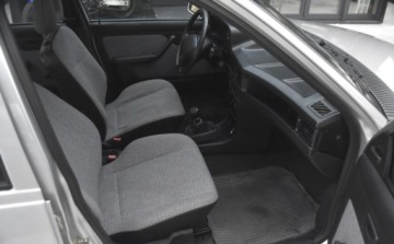 Opel Kadett E Sedan 1.4 i 60KM 1991 Opel Kadett Opel Kadett 1.4 GL 1.4 Benzyna 60KM, zdjęcie 7