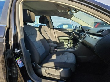 Volkswagen Passat B7 Variant 1.6 TDI CR DPF BlueMotion 105KM 2011 Volkswagen Passat 1,6 diesel 105KM nawigacja, zdjęcie 7