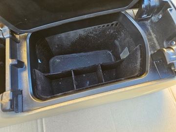 LOKETNÍ OPĚRKA BÉŽOVÝ MERCEDES CLS W219