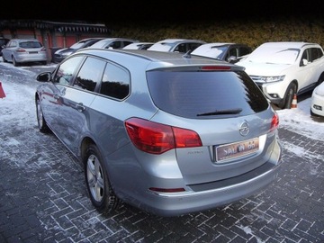 Opel Astra J Sports Tourer Facelifting 1.6 CDTI ecoFLEX 110KM 2015 Opel Astra 1.6 Salon Polska stan b.dobry Gwarancja, zdjęcie 5
