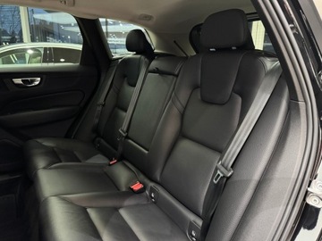 Volvo XC60 II 2022 Volvo XC 60 Core / Hak / Kamera cofania / CarPlay/, zdjęcie 11