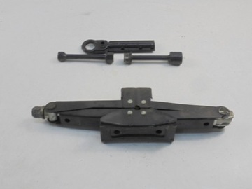 HYUNDAI H1 97-07 ZVEDÁK KLÍČ