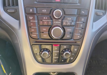 Opel Astra J GTC 1.4 Turbo ECOTEC 120KM 2017 Opel Astra 2017r, SALON POLSKA, 1.4 Benzyna. Uszkodzony prawy bok. Jezdzi., zdjęcie 13