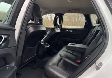 Volvo XC60 II Crossover D4 190KM 2018 Volvo XC 60 D4 190ps 4x4 FullLed El.Klapa Fotele Pamieci Skora Kamera Gwar, zdjęcie 7