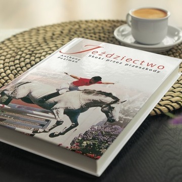 Верховая езда. Прыжки через препятствия