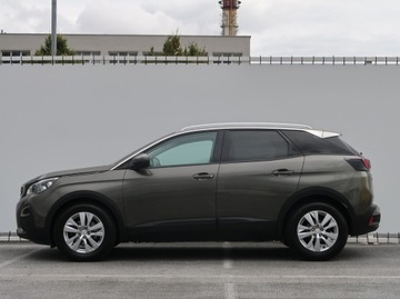 Peugeot 3008 I Crossover Facelifting 1.2 PureTech 130KM 2016 Peugeot 3008 1.2 PureTech, Salon Polska, zdjęcie 2
