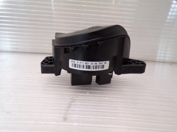 KNOFLÍKY MULTIFUNKČNÍ ŘÍDÍCÍ PRAVÉ MERCEDES W211 2118213358