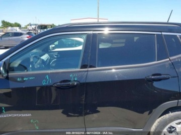 Jeep Compass II 2024 Jeep Compass 2024r, 2.0L, 4x4, Latitude 2.0 Benzyna 200KM, zdjęcie 6