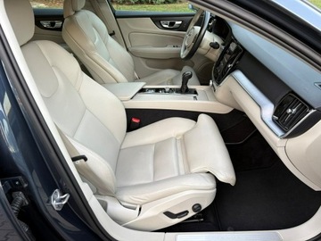 Volvo V60 II  Kombi 2.0 D3 150KM 2020 Volvo V60 2.0 D3 150 KM Skóry Kamera Hak FV23%, zdjęcie 13