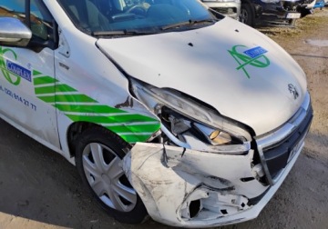 Peugeot 208 I 2016 Peugeot 208 2016r, 1.2Benzyna. Delikatnie uszkodzony prawy przod. Jezdzi., zdjęcie 20