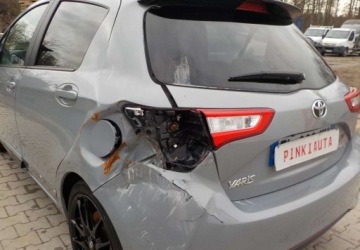 Toyota Yaris III Hatchback 5d Facelifting 2017 1.5 Hybrid 100KM 2019 Toyota Yaris GR-Sport Okazja 1.5 Hybryda 100KM, zdjęcie 10