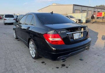 Mercedes Klasa C W204 Limuzyna Facelifting 350 CGI BlueEFFICIENCY 306KM 2014 Mercedes-Benz Klasa C 2014 MERCEDES-BENZ C 300 4x4 - na placu w POLSCE po, zdjęcie 6