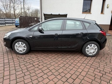 Opel Astra J Hatchback 5d 1.4 Twinport ECOTEC 100KM 2012 Opel Astra TYLKO125tyśkm SELECTION 2012 Klima 5D ZADBANA 1.4 Zwykła Benzyna, zdjęcie 5