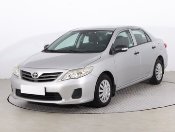 Toyota Corolla X Sedan Facelifting 1.4 D-4D 90KM 2013 Toyota Corolla 1.4 D-4D, Salon Polska, Klima, zdjęcie 1