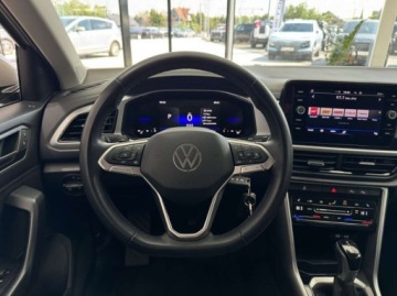 Volkswagen T-Roc I SUV Facelifting 1.5 TSI ACT 150KM 2023 Volkswagen T-Roc Life Kamera cofania LED CarPlayAndroid Auto Asystent, zdjęcie 13