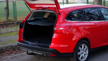 Ford Focus III Kombi Facelifting 2.0 TDCi 150KM 2016 .. Nawigacja .. Grzana Kierownica , Fotele i SZYBY .. Czujniki parkowania ., zdjęcie 12