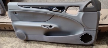 Передняя часть Передняя левая сторона Mercedes CLK W208