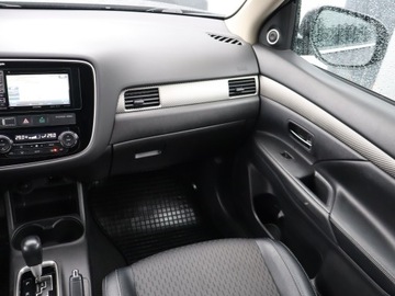 Mitsubishi Outlander III SUV Facelifting 2015 2.0 MIVEC 150KM 2015 Mitsubishi Outlander 2.0, Salon Polska, GAZ, 4X4, zdjęcie 7