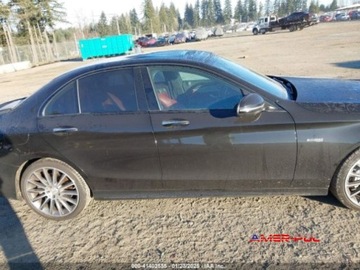 Mercedes Klasa C W205 2017 Mercedes-Benz Klasa C 2017 3.0L V6 Biturbo AMG C 43 4MATIC 3.0 Benzyna, zdjęcie 3