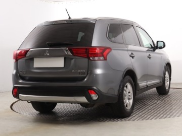 Mitsubishi Outlander III SUV Facelifting 2015 2.0 MIVEC 150KM 2016 Mitsubishi Outlander 2.0, Salon Polska, zdjęcie 4