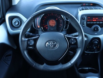 Toyota Aygo II Hatchback 5d 1.0 VVT-i 69KM 2017 Toyota Aygo 1.0 VVT-i, Salon Polska, Klima, zdjęcie 16