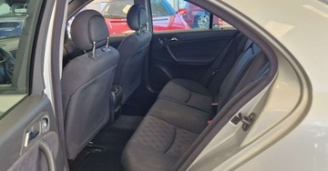 Mercedes Klasa C W203 Sedan W203 2.1 (C 220 CDI) 143KM 2003 Mercedes-Benz Klasa C C220 143KM Klimatyzacja W203 2.1 Diesel 143KM, zdjęcie 8