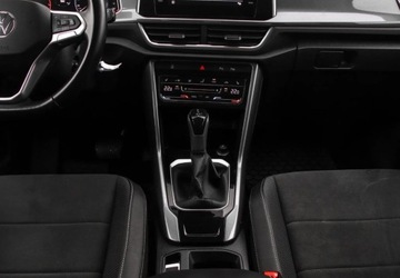 Volkswagen T-Roc I SUV Facelifting 1.5 TSI ACT 150KM 2022 Volkswagen T-Roc 1.5 TSI 150KM Style DSG, Podgrzewane Fotele, Nawigacja Sa, zdjęcie 15
