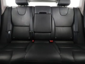 Volvo XC60 I SUV Facelifting 2.0 D4 DRIVE-E 190KM 2017 Volvo XC 60 Summum automat D4 skóra navi kamera, zdjęcie 17