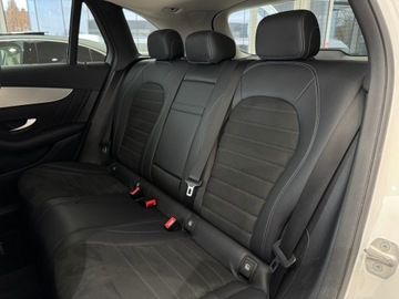 Mercedes GLC C253 SUV Facelifting 2.0 200d 163KM 2020 Mercedes-Benz GLC 200 AMG Line 4-Matic / 1 właścic, zdjęcie 11
