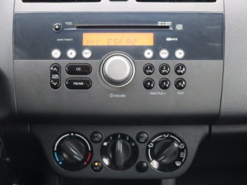 Suzuki Swift IV Hatchback 5d 1.3 92KM 2006 Suzuki Swift 1.3, Klima, Podgrzewane siedzienia, zdjęcie 12