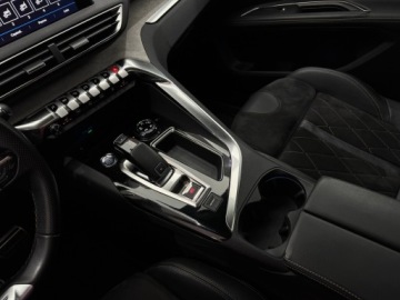 Peugeot 5008 II Crossover Facelifting 2.0 BlueHDi 177KM 2020 Peugeot 5008 GT / 7 osobowy / Hak / Masaż / Panora, zdjęcie 26