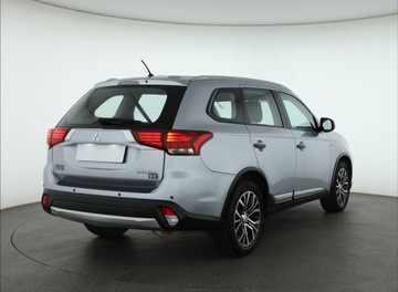 Mitsubishi Outlander III SUV Facelifting 2015 2.0 MIVEC 150KM 2016 Mitsubishi Outlander 2.0, Salon Polska, Klima, zdjęcie 4
