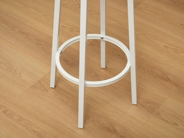 PRAKTYCZNY STÓŁ BAROWY Z PÓŁKAMI I HOKERAMI EVERT DĄB SONOMA PODSTAWA BIAŁY