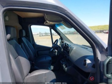 Mercedes Sprinter IV (W907/W910) 2024 Mercedes-Benz Sprinter 2500 High Roof 4-Cyl Diesel Ho 2024 2.0 Diesel 211KM, zdjęcie 9