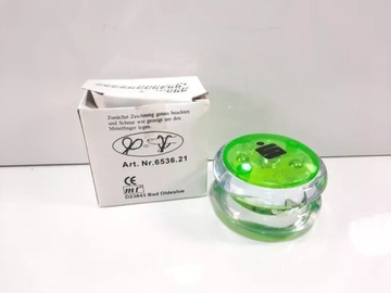 ДЖОЖО С ИГРУШКОЙ