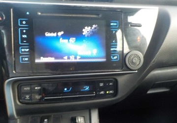 Toyota Auris II 2017 Toyota Auris Okazja 1.8 Hybryda 98KM, zdjęcie 22