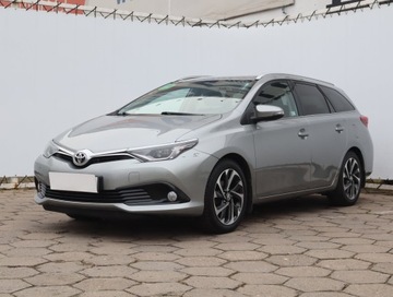 Toyota Auris II Touring Sports Facelifting 1.6 Valvematic 132KM 2015 Toyota Auris 1.6 Valvematic, Salon Polska, zdjęcie 1