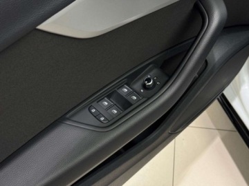 Audi A4 B9 Limousine Facelifting 2.0 35 TFSI 150KM 2023 Audi A4 Limousine 35 TFSI S Line S Tronic Ambiente Podgrzewane fotele L, zdjęcie 19