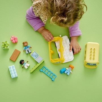 LEGO DUPLO Поездка на автобусе 10988