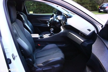 Peugeot 5008 II Crossover Facelifting 1.5 BlueHDi 130KM 2021 Peugeot 5008 Peugeot 5008 1.5 BlueHDI Allure SampS 1.5 Diesel 130KM, zdjęcie 36