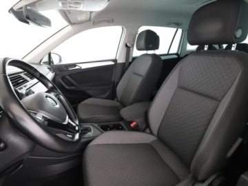 Volkswagen Tiguan II SUV 1.5 TSI EVO 150KM 2019 Volkswagen Tiguan R-Line automat navi PDC-kamera, zdjęcie 11