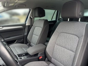 Volkswagen Passat B8 Variant Facelifting 2.0 TDI SCR 150KM 2023 Volkswagen Passat TDI 150KM Business Ambiente Area View LED Matrix FV23, zdjęcie 9