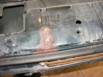 NISSAN TERRANO II MAVERICK VÍKO KUFRU KUFRU SKLO (OKNO)
