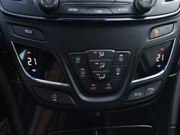 Opel Insignia I Hatchback Facelifting 2.0 CDTI ECOFLEX 140KM 2015 Opel Insignia 2.0 CDTI, Skóra, Navi, Klima, zdjęcie 17