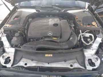 Mercedes Klasa E W213 2022 Mercedes-Benz Klasa E 350 2022 2.0l 2.0 Benzyna 255KM, zdjęcie 9