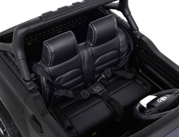 Детский Toyota Hilux на аккумуляторе Черный + привод 4х4 + Пульт + 2 багажных отделения