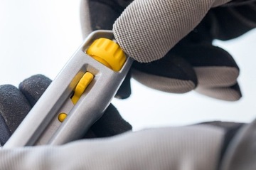 Нож с ломающимся лезвием. STANLEY INTERLOCK 165 мм + лезвие 18 мм 4-10-018