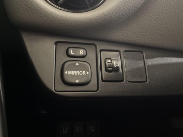 Toyota Yaris III Hatchback 5d Facelifting 2017 1.5 Dual VVT-iE 111KM 2017 Toyota Yaris 1,5-Dual-VVT-iE III (2011-2019) Toyot, zdjęcie 17